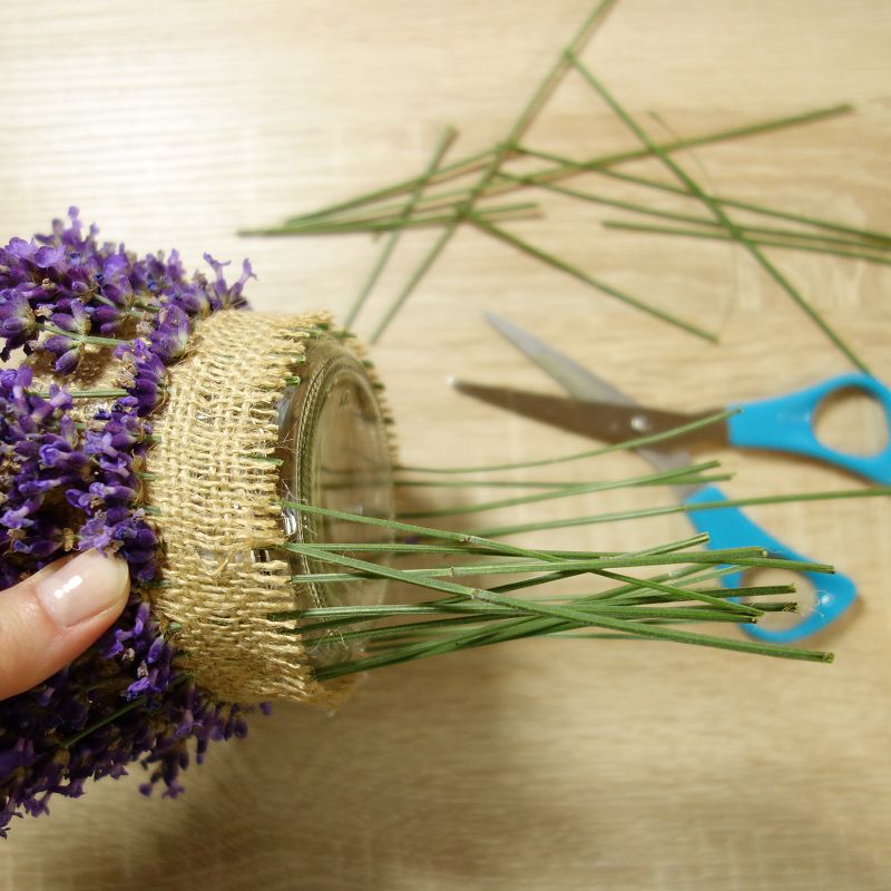  DIY Lavendel Windlicht basteln - Einweckglas upcyclen und mit Lavendel Motiv 